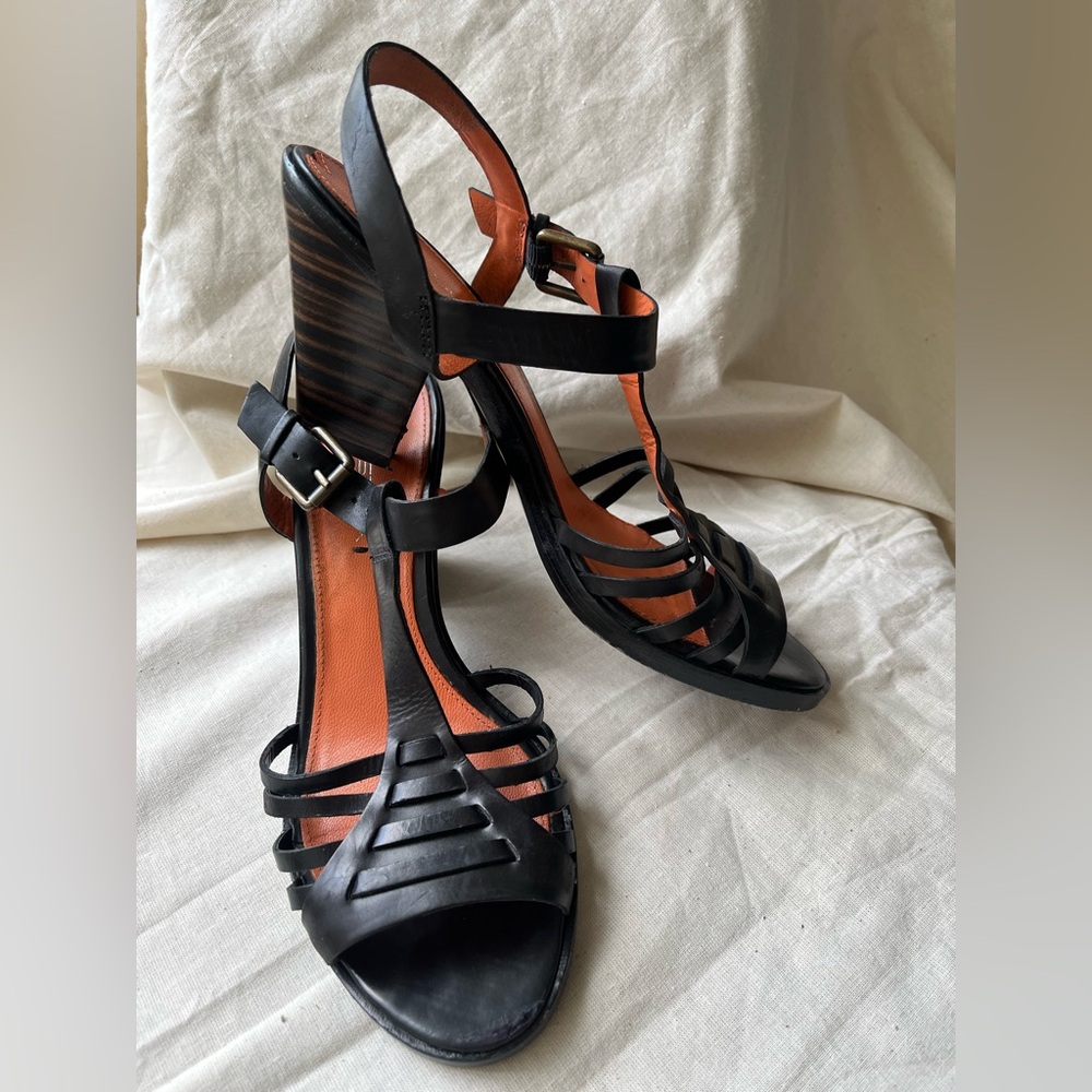 Via Spiga Black Leather T-Strap Heels